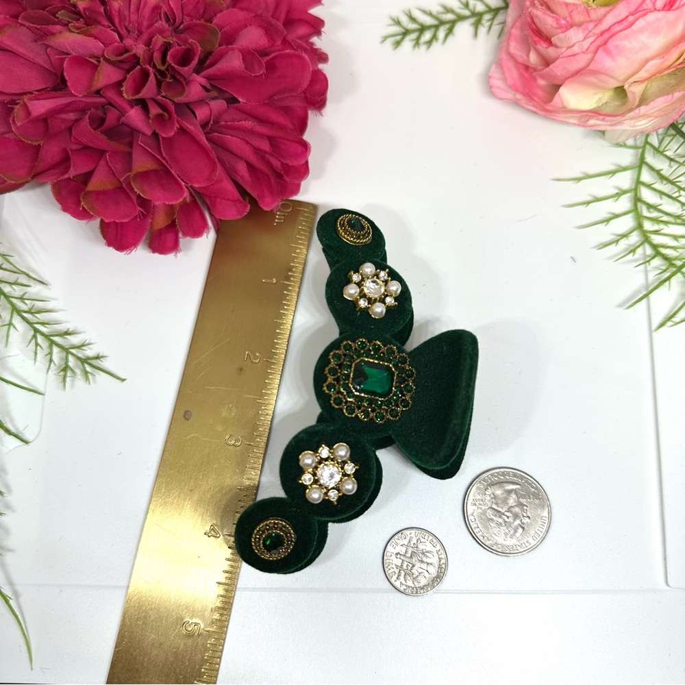 One Left!⚜️Emerald Velvet Crystal Embellished Hair Clip - Picture 6 of 6